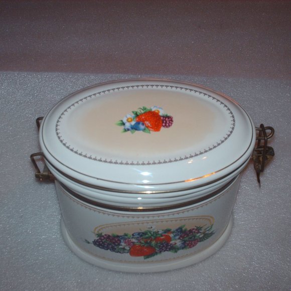 Knotts Berry Farm ceramic advertising canister - Picture 5 of 9